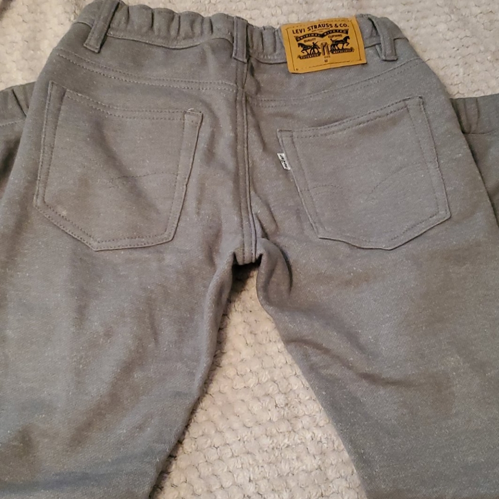 Levi's - Picture 5 of 9